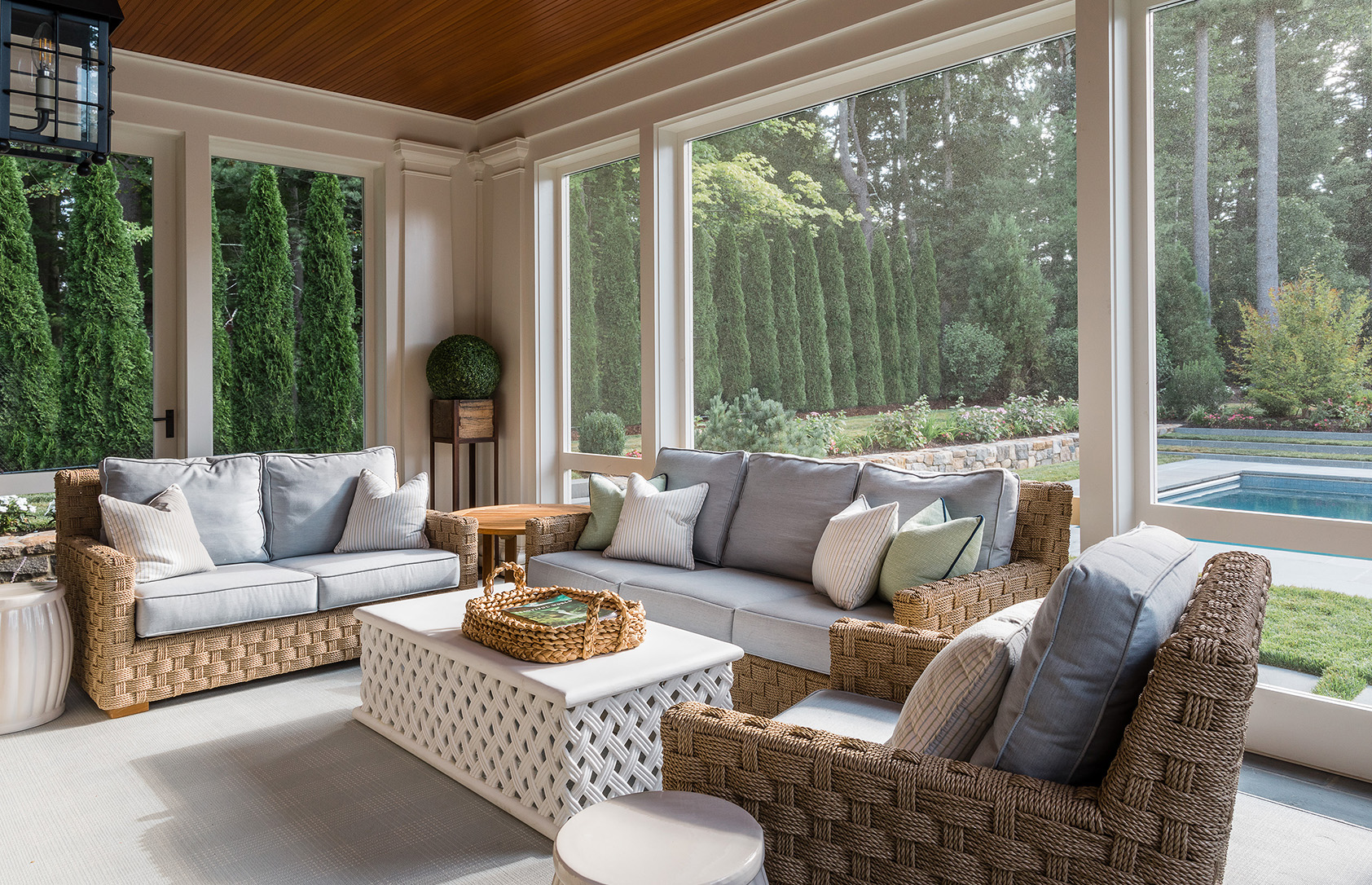 outdoor living room